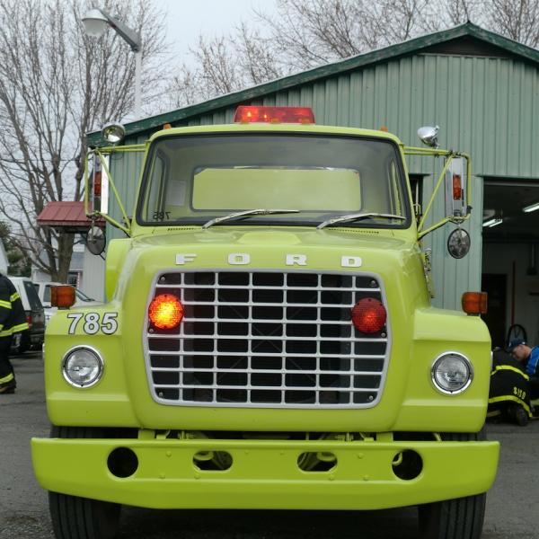 Service de sécurité incendie de Saint-David - camion pompe citerne Ford 1978 (unité 785)